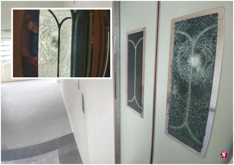 事发两座组屋共11层楼的不同电梯门都遭殃。 事发两座组屋共11层楼的不同电梯门都遭殃。