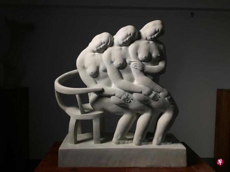 吴荣华教授的裸体雕塑是展品之一。（主办方提供）
