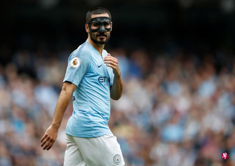 当事人之一曼市球星京多安证实厄齐尔遭遇种族歧视。(路透社) 当事人之一曼市球星京多安证实厄齐尔遭遇种族歧视。(路透社)