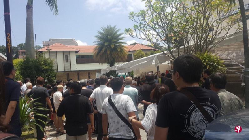 “阿窿山”今午出殡。(陈佩敏摄) “阿窿山”今午出殡。(陈佩敏摄)