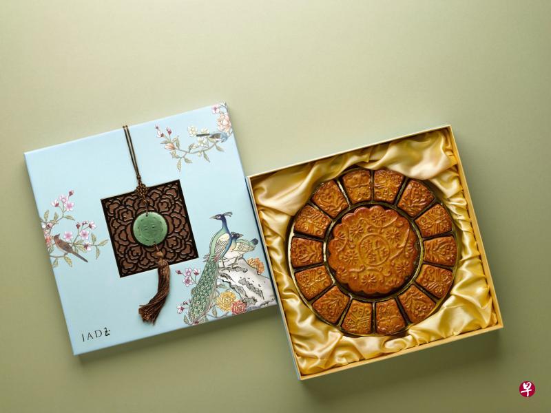 富丽敦黄金十五月限量版月饼。 富丽敦黄金十五月限量版月饼。