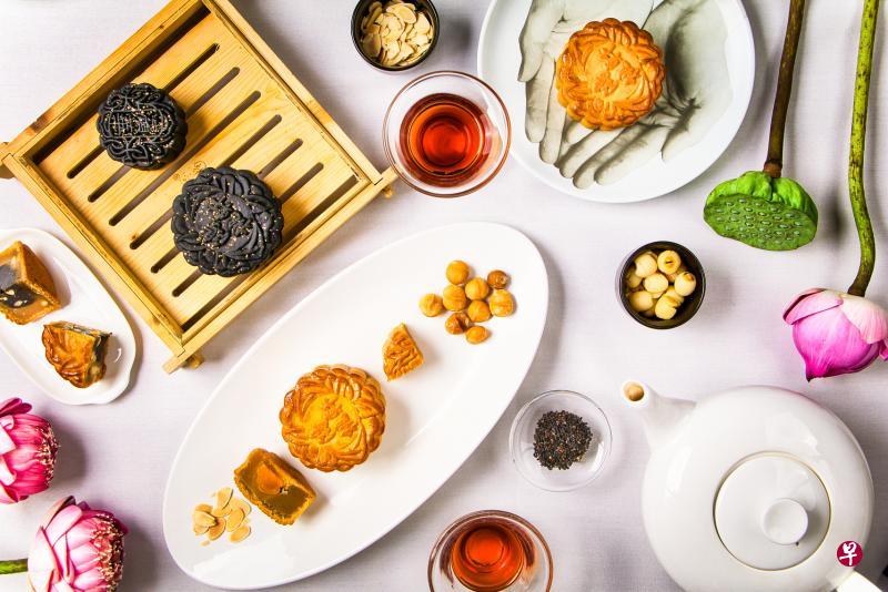 滨华大酒店中餐馆鸿桃轩的月饼精致又有创意。 滨华大酒店中餐馆鸿桃轩的月饼精致又有创意。