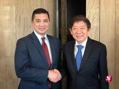 马国经济事务部长阿兹敏在本月30日与新加坡交通部长许文远会面。（网络照）