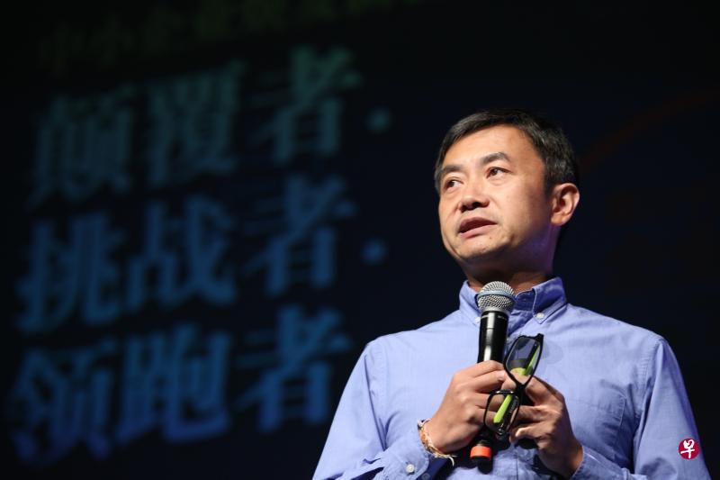 优客工场创始人兼董事长毛大庆认为,许多起步公司创办人来自同一个专业和同龄,综合能力不足。(邝启聪摄) 优客工场创始人兼董事长毛大庆认为,许多起步公司创办人来自同一个专业和同龄,综合能力不足。(邝启聪摄)