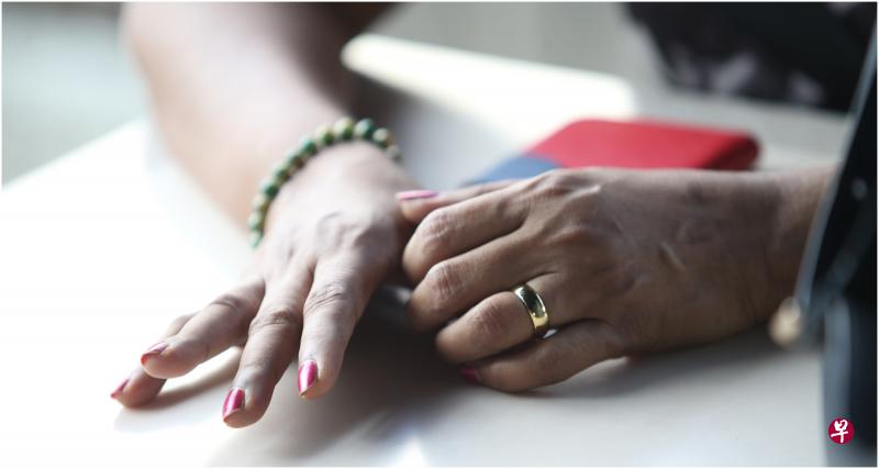 玛丽和丈夫结婚29年,男方向来不顾家,儿子都是由她照顾。 玛丽和丈夫结婚29年,男方向来不顾家,儿子都是由她照顾。