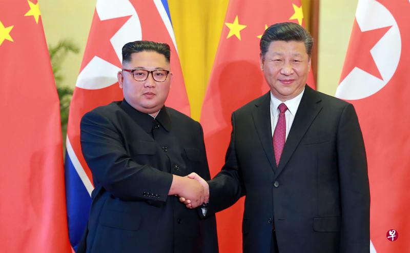 今年6月19日,中国国家主席习近平(右)再次会见访华的朝鲜领袖金正恩。(朝中社) 今年6月19日,中国国家主席习近平(右)再次会见访华的朝鲜领袖金正恩。(朝中社)