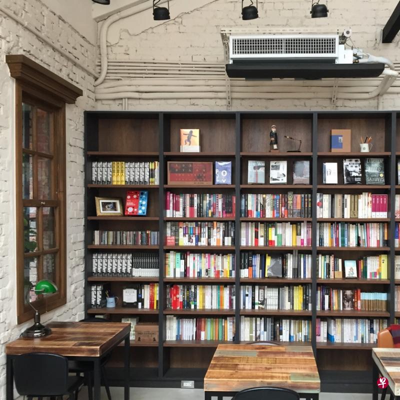 对居无定所的心灵而言,每一本书都是一个家园。 对居无定所的心灵而言,每一本书都是一个家园。