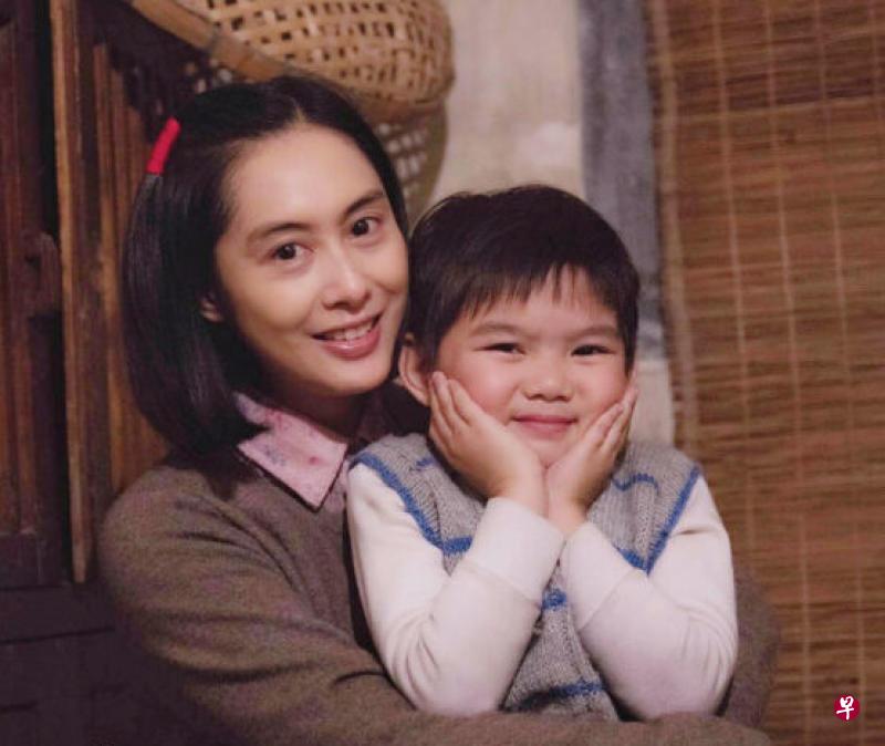 朱茵在《古宅》中演村妇,育有五岁男孩。(网络图) 朱茵在《古宅》中演村妇,育有五岁男孩。(网络图)