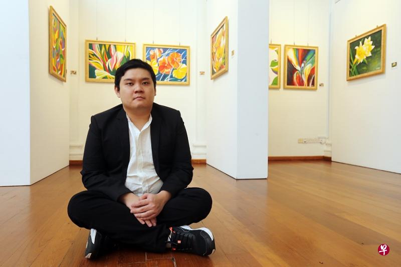 陈骏杰首次回到新加坡举办的个人画展,以花卉为主题。 陈骏杰首次回到新加坡举办的个人画展,以花卉为主题。