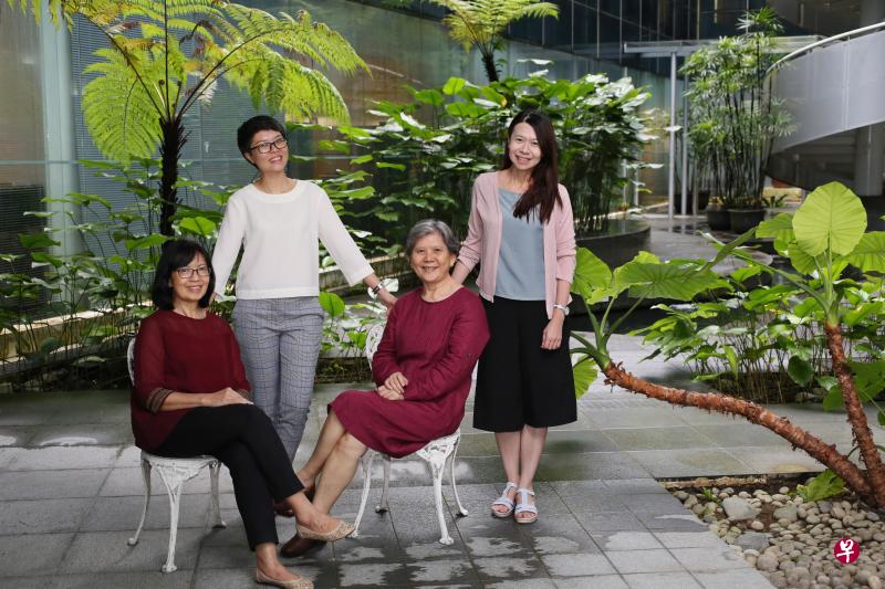 四任主编领导学生报走过不同的发展阶段。左起为杜艳嫦、陈能端、林春兰和王慧容。(梁麒麟摄) 四任主编领导学生报走过不同的发展阶段。左起为杜艳嫦、陈能端、林春兰和王慧容。(梁麒麟摄)