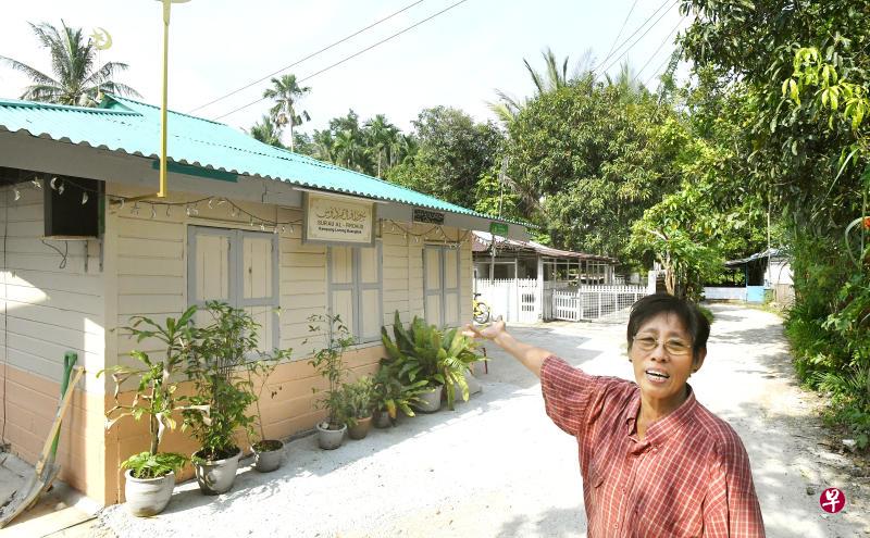 孙梅虹形容与邻居就和一家人没有分别。 孙梅虹形容与邻居就和一家人没有分别。