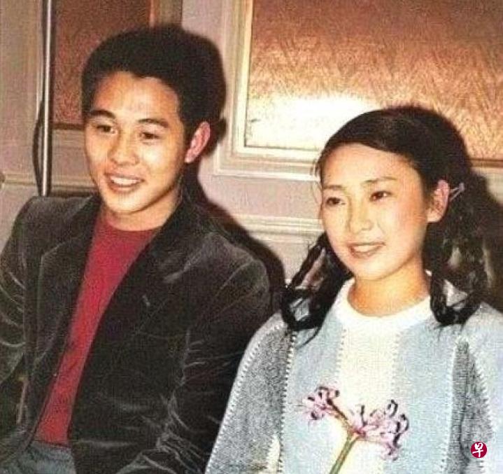 李连杰与前妻黄秋燕。(图:档案) 李连杰与前妻黄秋燕。(图:档案)