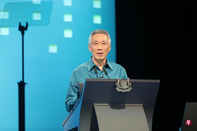 李显龙总理的年薪是220万元,而不是450万元。(档案照) 李显龙总理的年薪是220万元,而不是450万元。(档案照)