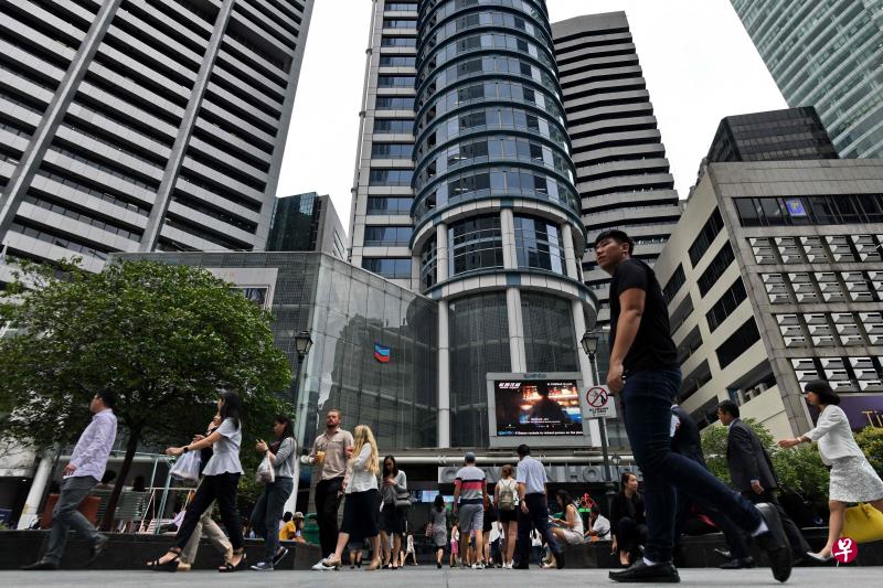 去年,每10名遭公司裁退后获得裁员应对就业援助小组帮助的员工中,有七人成功在半年内找到新工作。(法新社) 去年,每10名遭公司裁退后获得裁员应对就业援助小组帮助的员工中,有七人成功在半年内找到新工作。(法新社)