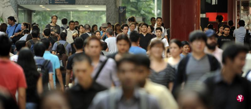 一项针对1000人的网络调查显示,69%的受访者认为部长现在的薪金太高,也有高达67%觉得担任公职是为国服务,部长应该接受较低的薪水。(档案照) 一项针对1000人的网络调查显示,69%的受访者认为部长现在的薪金太高,也有高达67%觉得担任公职是为国服务,部长应该接受较低的薪水。(档案照)