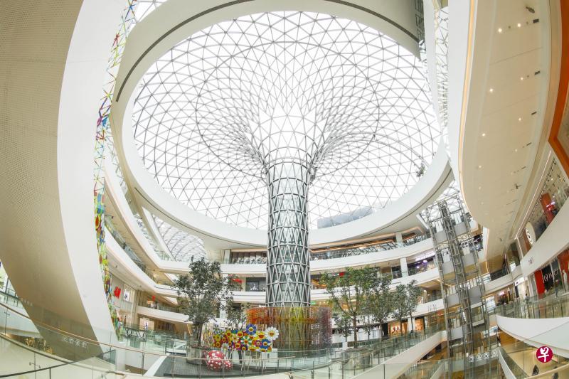 LuOne项目由建筑大师萨夫迪设计,光线通透、动线布局合理,给消费者带来更好的体验。(凯德提供) LuOne项目由建筑大师萨夫迪设计,光线通透、动线布局合理,给消费者带来更好的体验。(凯德提供)