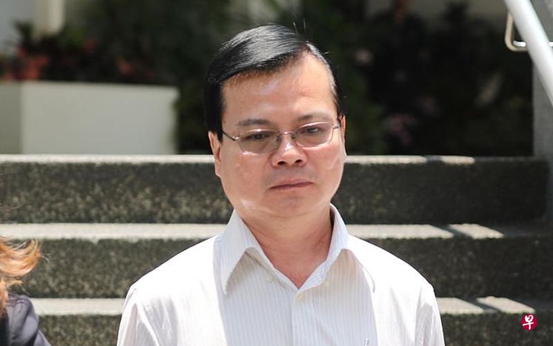 宏茂桥市镇理事会前总经理黄志明共面对55项触犯防止贪污法令的控状。(海峡时报) 宏茂桥市镇理事会前总经理黄志明共面对55项触犯防止贪污法令的控状。(海峡时报)
