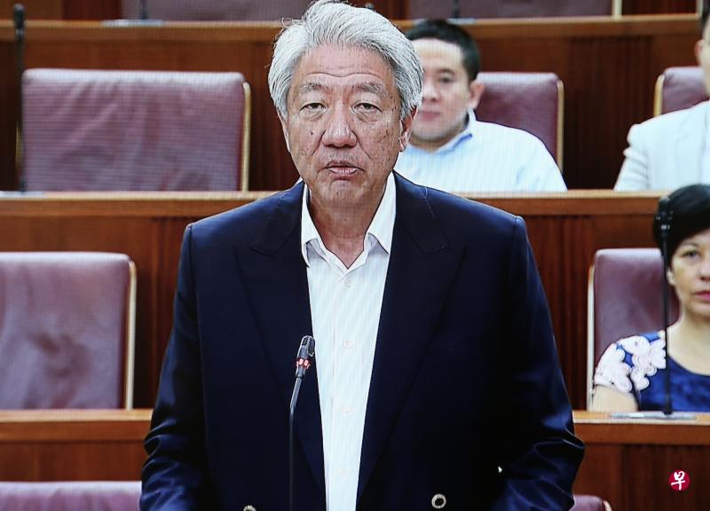 初级部长年薪在110万元的水平,但副总理张志贤指出,其中35%根据国家经济表现等指标变动,65%则是固定薪金。(叶振忠摄) 初级部长年薪在110万元的水平,但副总理张志贤指出,其中35%根据国家经济表现等指标变动,65%则是固定薪金。(叶振忠摄)