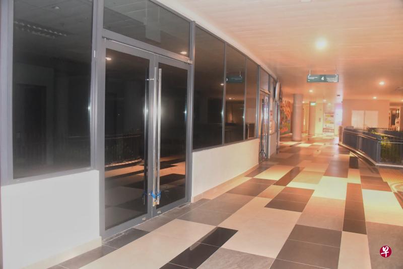 《新明日报》记者昨晚(10月3日)走访位于榜鹅的增益中心,发现招牌已被取下。 《新明日报》记者昨晚(10月3日)走访位于榜鹅的增益中心,发现招牌已被取下。