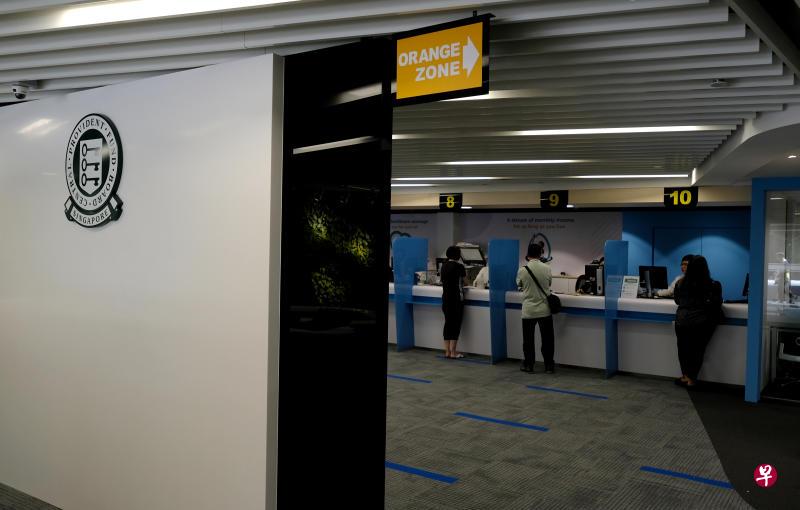 国人最快可在两周后下载新SingPass应用,以指纹和脸部等生物识别方式取代难记的电子政府密码,更轻易地登录公积金局和建屋发展局等政府网站。(档案照) 国人最快可在两周后下载新SingPass应用,以指纹和脸部等生物识别方式取代难记的电子政府密码,更轻易地登录公积金局和建屋发展局等政府网站。(档案照)