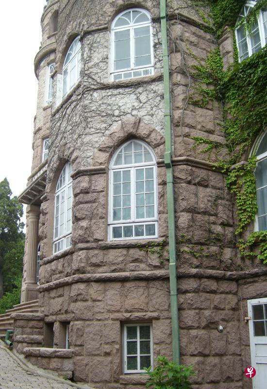 青岛的花石楼有俄罗斯风格。 青岛的花石楼有俄罗斯风格。