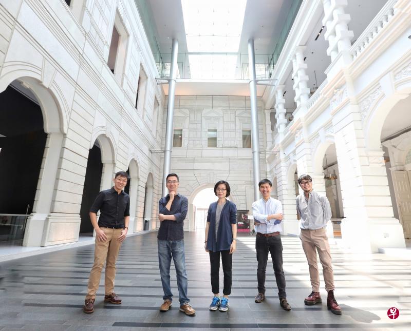 本地青年作曲家(左起)冯国峻、王辰威、梁洁莹、陈长毅与李正兴改编新华诗人诗作,作品将在来临作家节的“遇见”音乐会上发表。 本地青年作曲家(左起)冯国峻、王辰威、梁洁莹、陈长毅与李正兴改编新华诗人诗作,作品将在来临作家节的“遇见”音乐会上发表。