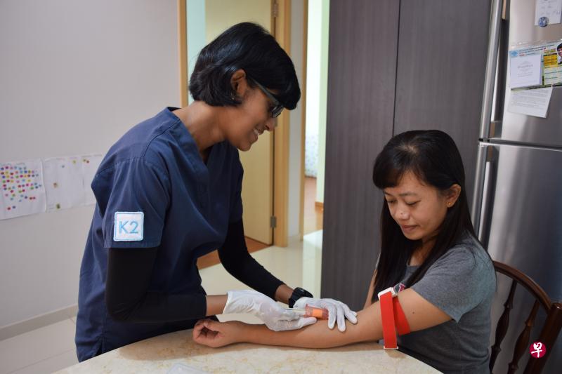 K2 Medical为外籍女佣提供上门体检服务,包括安排专业人员在指定时间上门抽血,将样本送到实验室检验。(K2 Medical提供) K2 Medical为外籍女佣提供上门体检服务,包括安排专业人员在指定时间上门抽血,将样本送到实验室检验。(K2 Medical提供)
