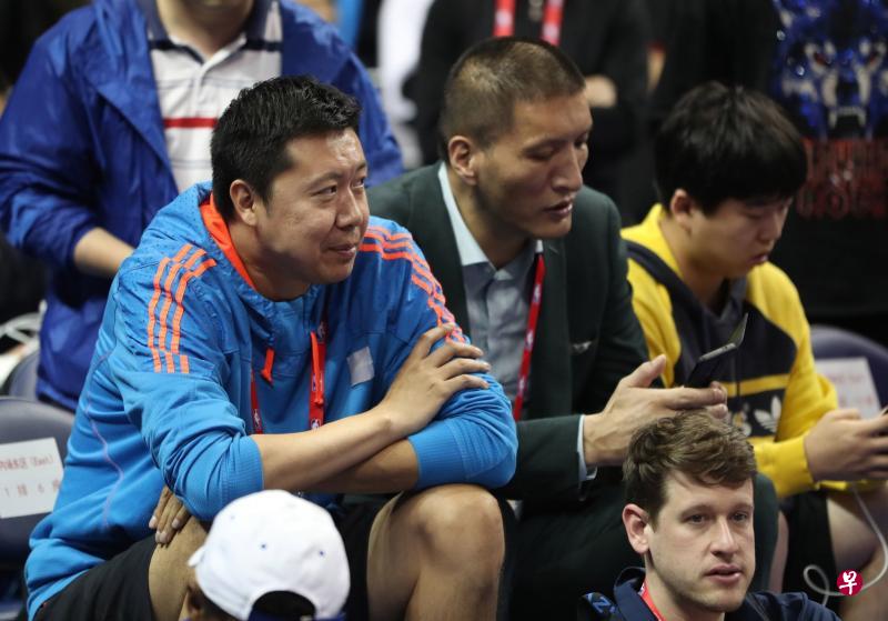 ▲八一队助理教练王治郅本季升为主帅,首次在竞争激烈的CBA指挥作战。(法新社) ▲八一队助理教练王治郅本季升为主帅,首次在竞争激烈的CBA指挥作战。(法新社)