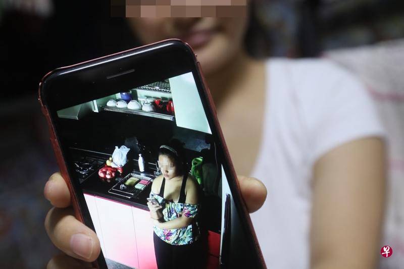 黄娥蜜说,女佣穿着性感,声称天气热,所以才穿得少。(吴伟国摄) 黄娥蜜说,女佣穿着性感,声称天气热,所以才穿得少。(吴伟国摄)