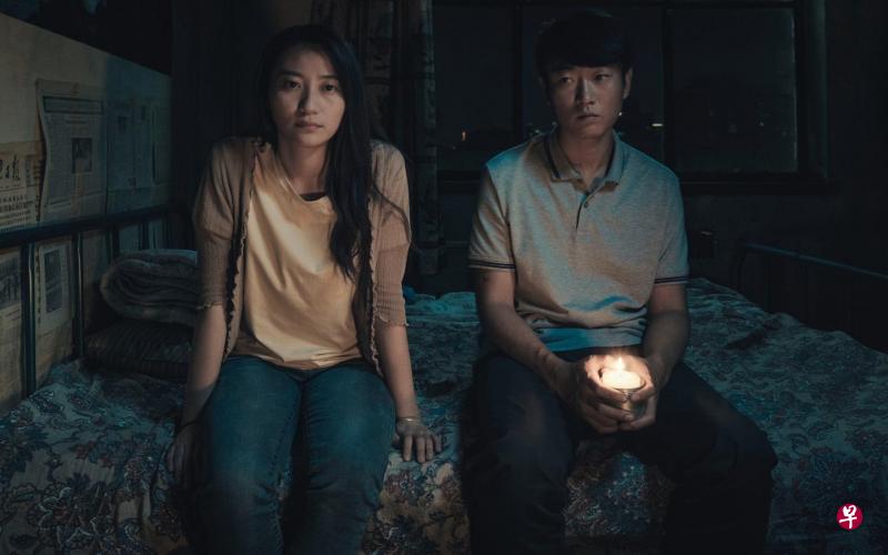 演出《萍水相逢》,中国女星潘若瑶(左)主动增胖,齐超则必须维持瘦的状态。(李昌荣提供) 演出《萍水相逢》,中国女星潘若瑶(左)主动增胖,齐超则必须维持瘦的状态。(李昌荣提供)