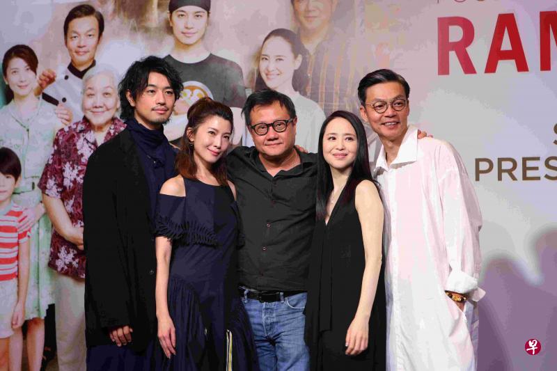 由邱金海(右三)执导的《情牵拉面茶》将在东京国际电影节放映,戏票在45分钟内售完。(档案照) 由邱金海(右三)执导的《情牵拉面茶》将在东京国际电影节放映,戏票在45分钟内售完。(档案照)