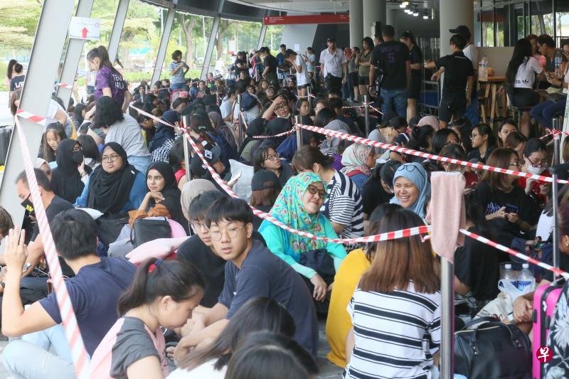 “防弹少年团”演唱会昨早公开卖票,引起全岛粉丝疯狂追捧。(档案照) “防弹少年团”演唱会昨早公开卖票,引起全岛粉丝疯狂追捧。(档案照)