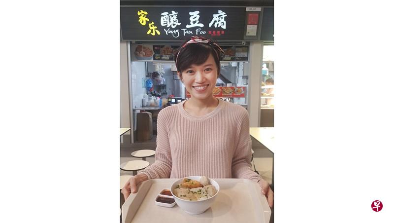 罗爱平辞去银行工作,开档买酿豆腐。(杨杰喻 摄) 罗爱平辞去银行工作,开档买酿豆腐。(杨杰喻 摄)