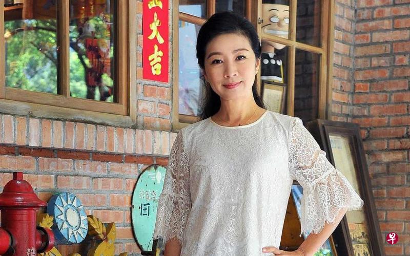 方文琳在《情分》饰演罗时丰的情人,两人因长辈反对,无法结婚。(新电信佳乐台提供) 方文琳在《情分》饰演罗时丰的情人,两人因长辈反对,无法结婚。(新电信佳乐台提供)