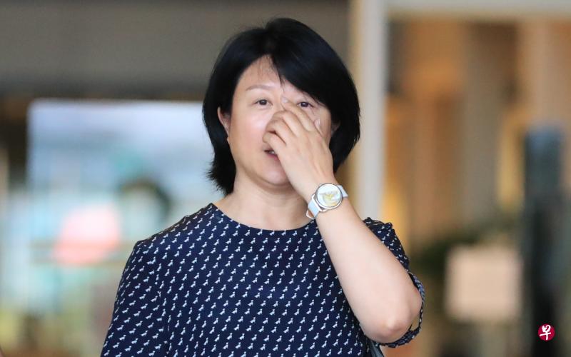 美肤品牌丸美老板娘王晓蒲指著名美容医生吴胜兴诱导她投资诊所,要她以高价购买股份,却从中赚取差价。(海峡时报) 美肤品牌丸美老板娘王晓蒲指著名美容医生吴胜兴诱导她投资诊所,要她以高价购买股份,却从中赚取差价。(海峡时报)