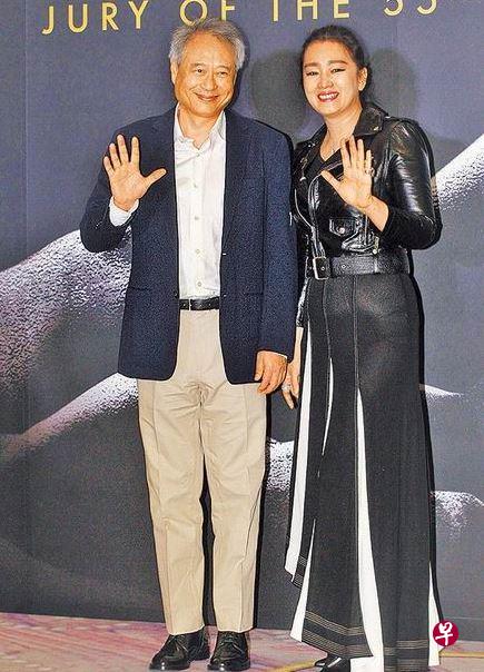 李安和巩俐。(网络) 李安和巩俐。(网络)