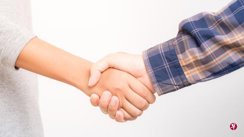 握手会不会导致乙肝病毒传播?(istock) 握手会不会导致乙肝病毒传播?(istock)