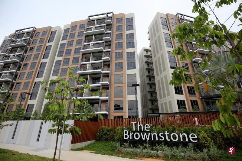 入住美国纽约风格的雅尚苑(The Brownstone)居民,近期为了阳台之事出现分歧,召开特别大会表决要否搭建遮棚。(梁麒麟摄) 入住美国纽约风格的雅尚苑(The Brownstone)居民,近期为了阳台之事出现分歧,召开特别大会表决要否搭建遮棚。(梁麒麟摄)