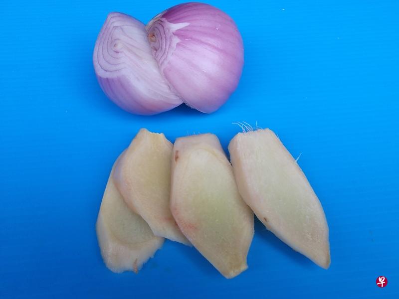 睡前闻生姜和洋葱的味道,有助安眠?(档案照) 睡前闻生姜和洋葱的味道,有助安眠?(档案照)