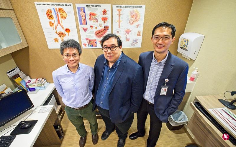 南洋理工大学人文学院院长陆镜光教授(左起)、林尔嵘助理教授,以及陈笃生医院泌尿科高级顾问医生兼任助理教授(客座)方庆祥,通过分析陈笃生医院泌尿科150名医患之间的对话,希望能找出有效的沟通方法,辅助医生病人沟通更加顺畅。(南洋理工大学提供) 南洋理工大学人文学院院长陆镜光教授(左起)、林尔嵘助理教授,以及陈笃生医院泌尿科高级顾问医生兼任助理教授(客座)方庆祥,通过分析陈笃生医院泌尿科150名医患之间的对话,希望能找出有效的沟通方法,辅助医生病人沟通更加顺畅。(南洋理工大学提供)