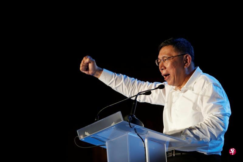 一度被民进党视为2020年总统大选劲敌的柯文哲，如今被两党夹杀，岌岌可危。（路透社）