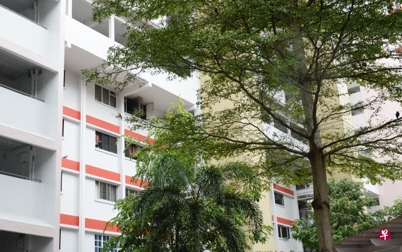 肃毒局前天到海格路一带展开执法行动,逮捕一名59岁涉嫌贩毒的新加坡籍男子。(潘丰源摄) 肃毒局前天到海格路一带展开执法行动,逮捕一名59岁涉嫌贩毒的新加坡籍男子。(潘丰源摄)