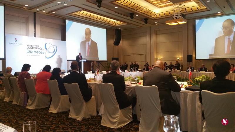 副总理兼经济及社会政策统筹部长尚达曼昨天出席首届对抗糖尿病部长级会议。(海峡时报) 副总理兼经济及社会政策统筹部长尚达曼昨天出席首届对抗糖尿病部长级会议。(海峡时报)