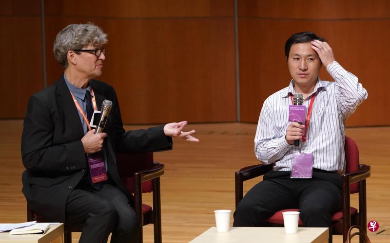 英国佛朗西斯·克里克研究所专家巴杰(左)认为,贺建奎(右)不应该去做“基因编辑婴儿”这件事。(香港中通社) 英国佛朗西斯·克里克研究所专家巴杰(左)认为,贺建奎(右)不应该去做“基因编辑婴儿”这件事。(香港中通社)