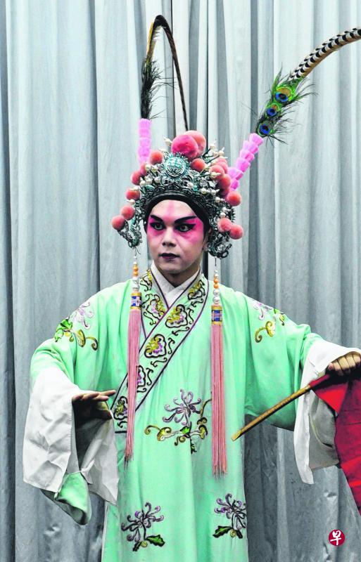符岂华在传统戏曲中的扮相。(受访者提供) 符岂华在传统戏曲中的扮相。(受访者提供)