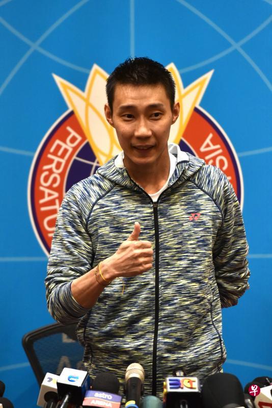 　马来西亚羽毛球名将李宗伟上月在记者会上表示，希望今年底能回到训练场。（新华社）