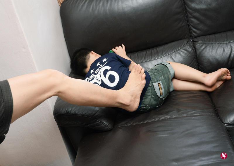 男子虐打9岁儿,今早被判坐牢4个月。 (档案示范照) 男子虐打9岁儿,今早被判坐牢4个月。 (档案示范照)