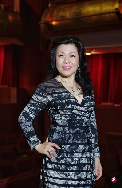 阮妙芬(由左至右顺时针,档案照)、余伊冰(音乐家协会提供)、吴翰卫(档案照)与王典(音乐家协会提供)将携手呈献《图兰朵》精彩选段。 阮妙芬(由左至右顺时针,档案照)、余伊冰(音乐家协会提供)、吴翰卫(档案照)与王典(音乐家协会提供)将携手呈献《图兰朵》精彩选段。