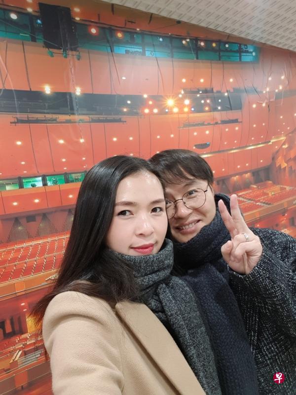 38岁的韩国记者李尚龙坦言，在生活上必须和来自朝鲜的太太处处磨合。（受访者提供）