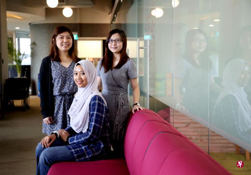 计算科学家李相颖(左起)、软件工程师西蒂,以及网络安全专员苏佳慧都是过去一两年加入政府科技局,协助政府提高公共服务素质,同时保卫政府电脑系统。(严宣融摄) 计算科学家李相颖(左起)、软件工程师西蒂,以及网络安全专员苏佳慧都是过去一两年加入政府科技局,协助政府提高公共服务素质,同时保卫政府电脑系统。(严宣融摄)